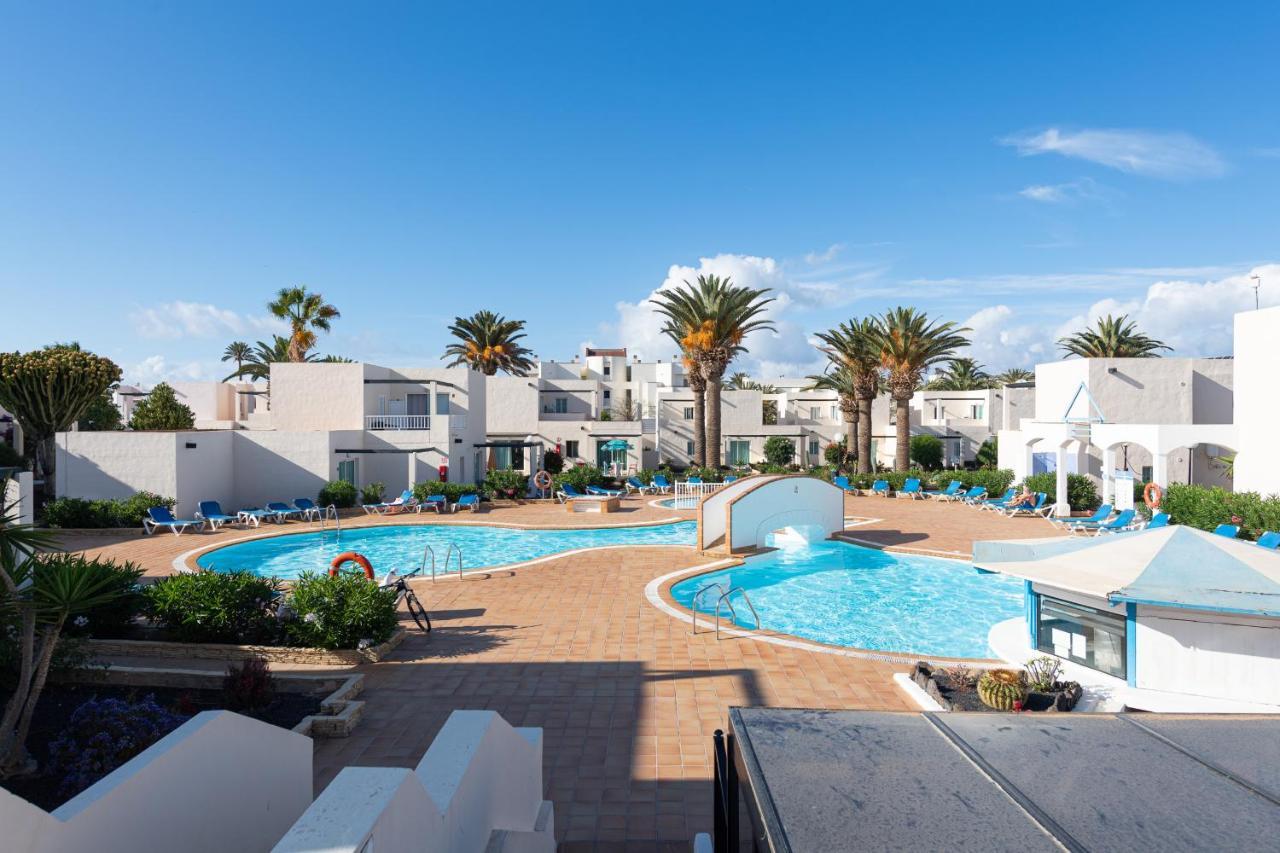 Homeforguest Apartamento Con Terraza Y Piscina En Коралео Екстериор снимка