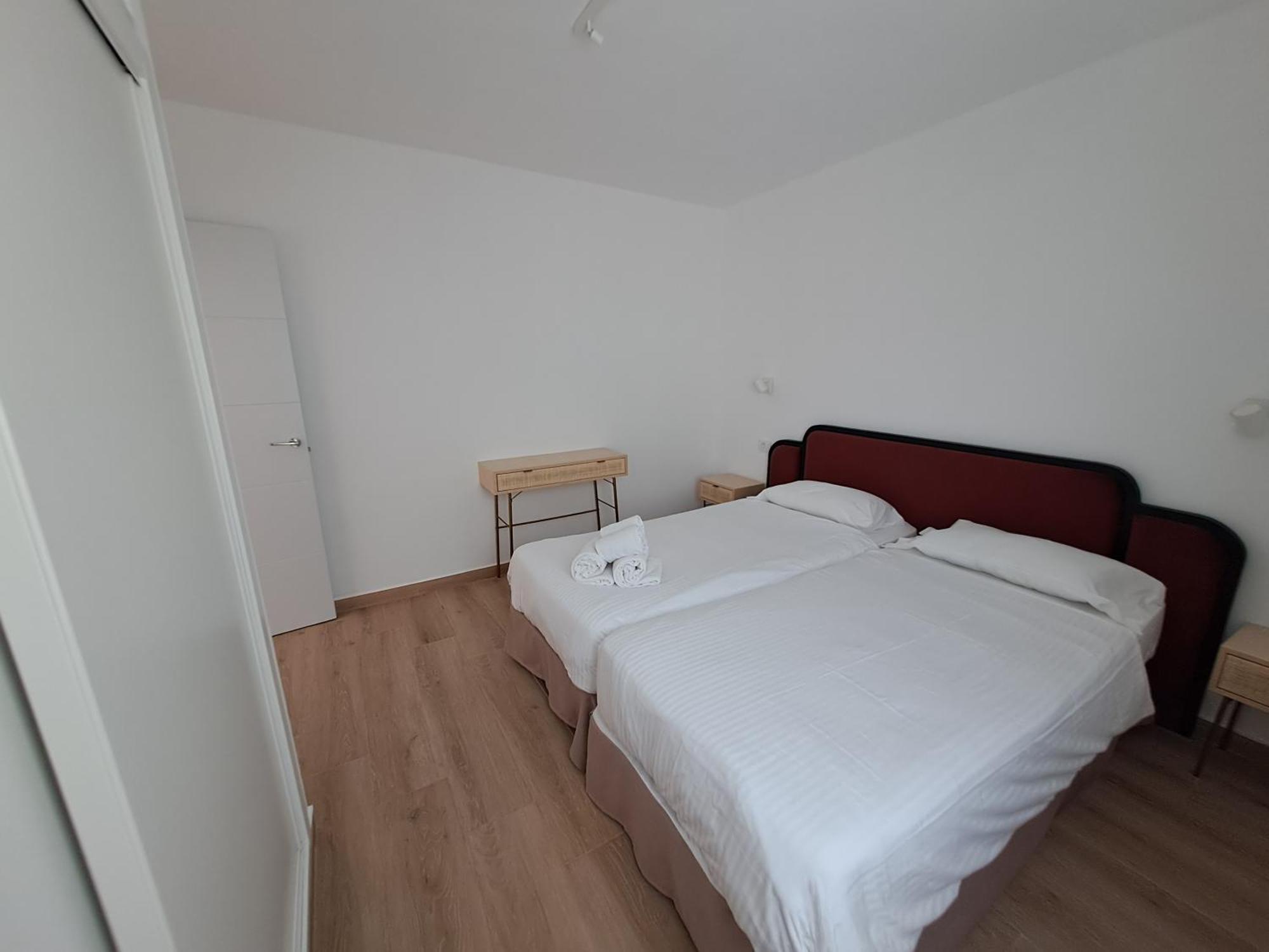 Homeforguest Apartamento Con Terraza Y Piscina En Коралео Екстериор снимка